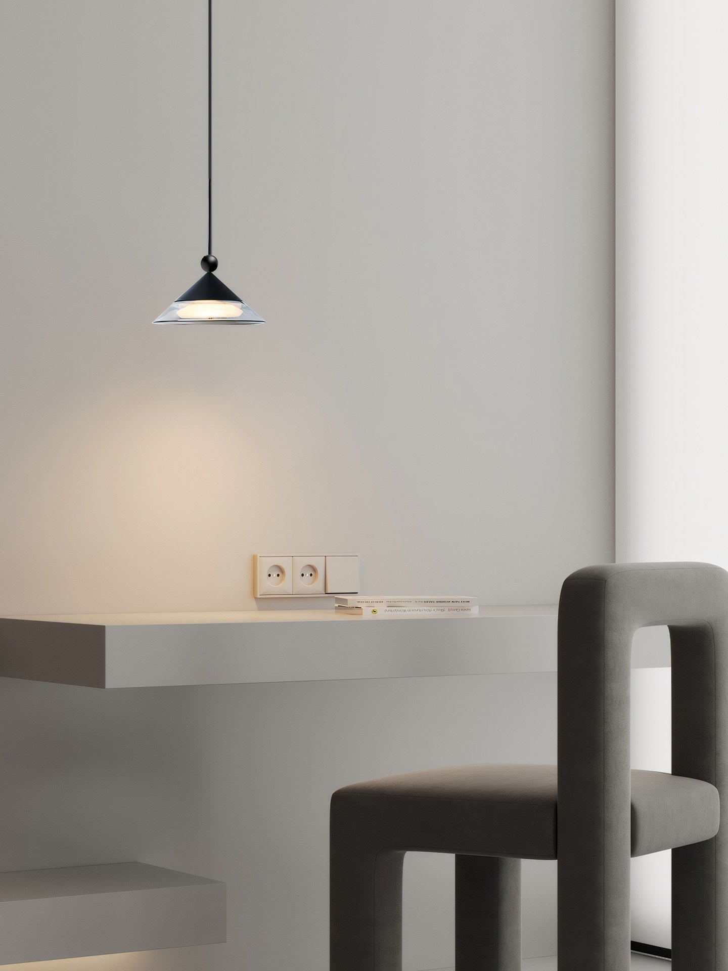 Geometric Black Aluminum and Clear Glass Pendant Light - 09 场景 (1)