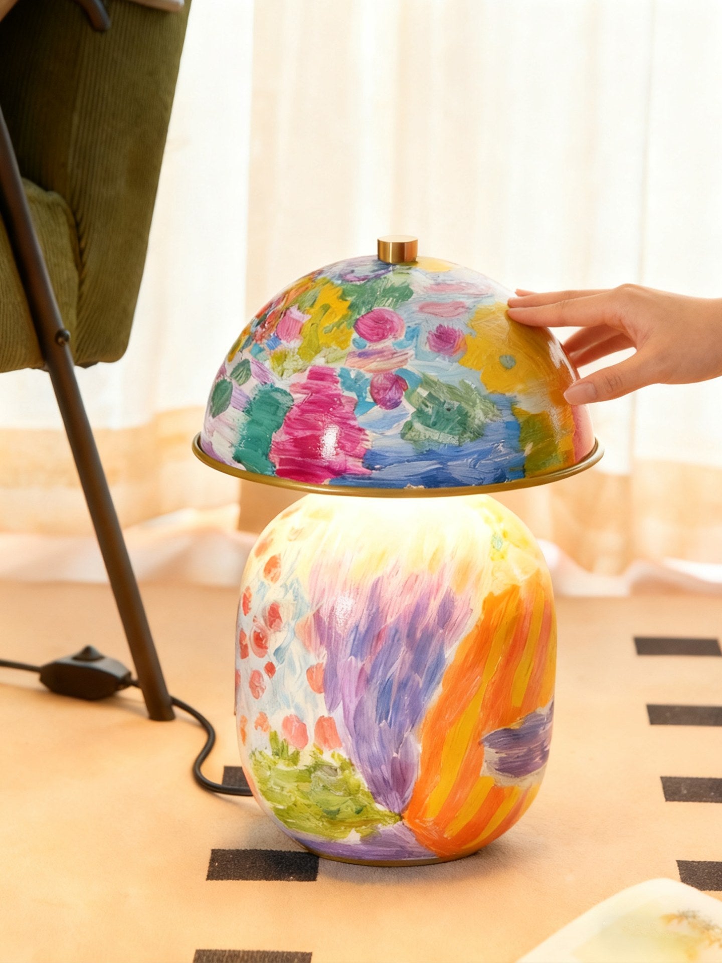 Hand-Painted Multicolor Ceramic Table Lamp - 09 场景 (2)