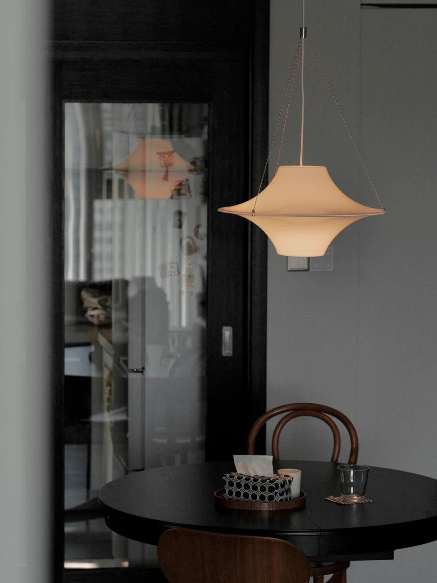 White Acrylic Saucer Pendant Light - 11 3-4主图3