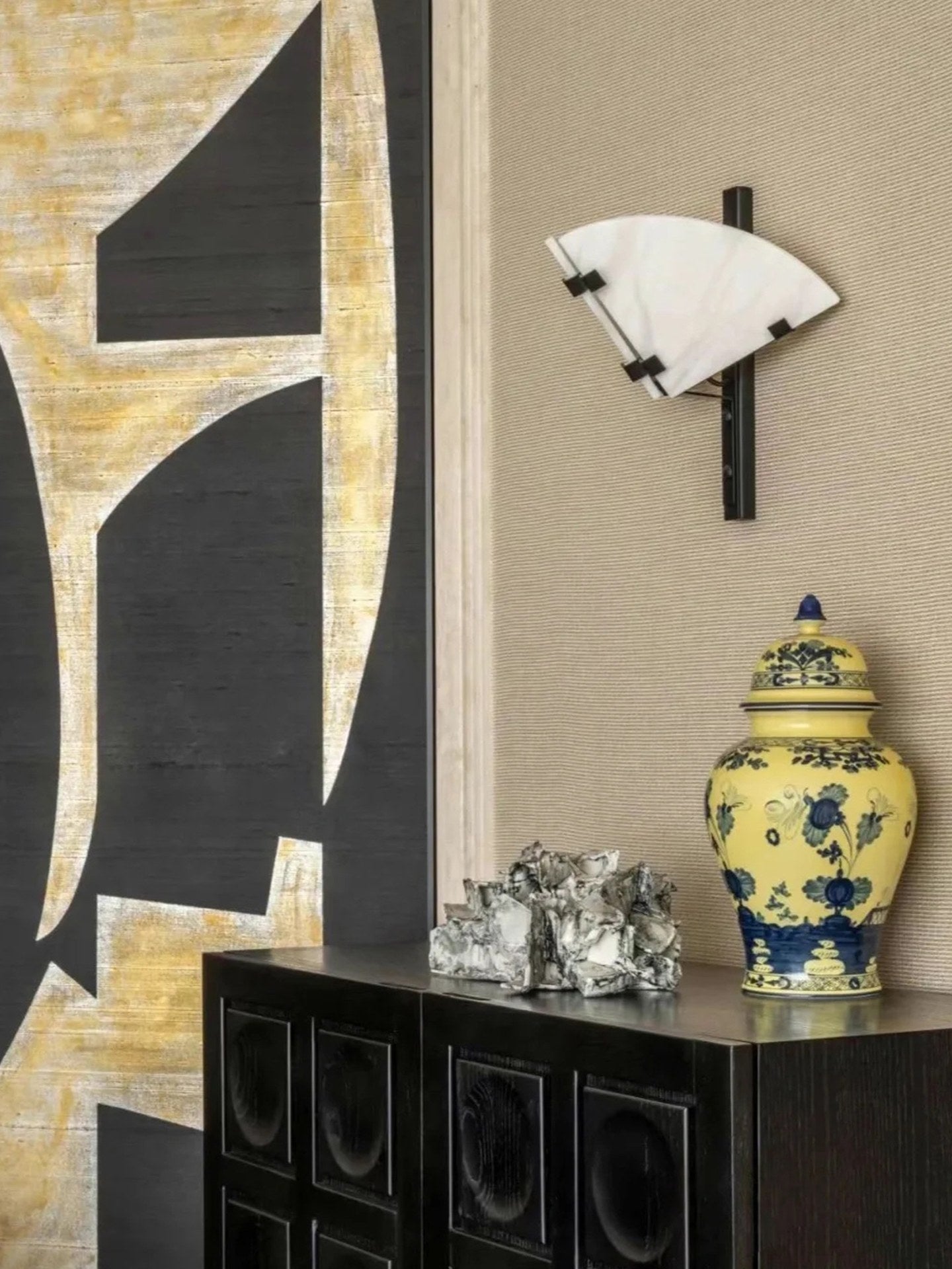 Spanish Snowflake Alabaster and Black Metal Wall Sconce - 11 3-4主图3