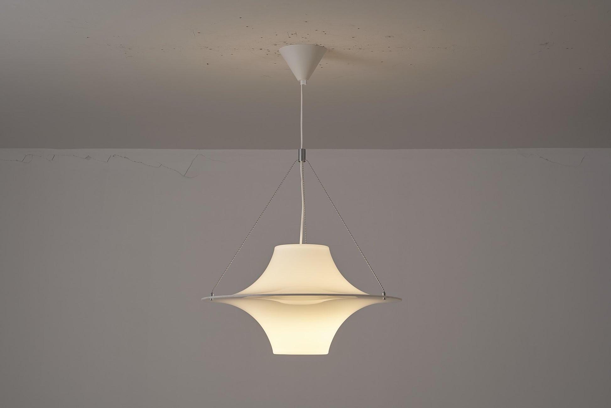 White Acrylic Saucer Pendant Light - 12 SYCM 3
