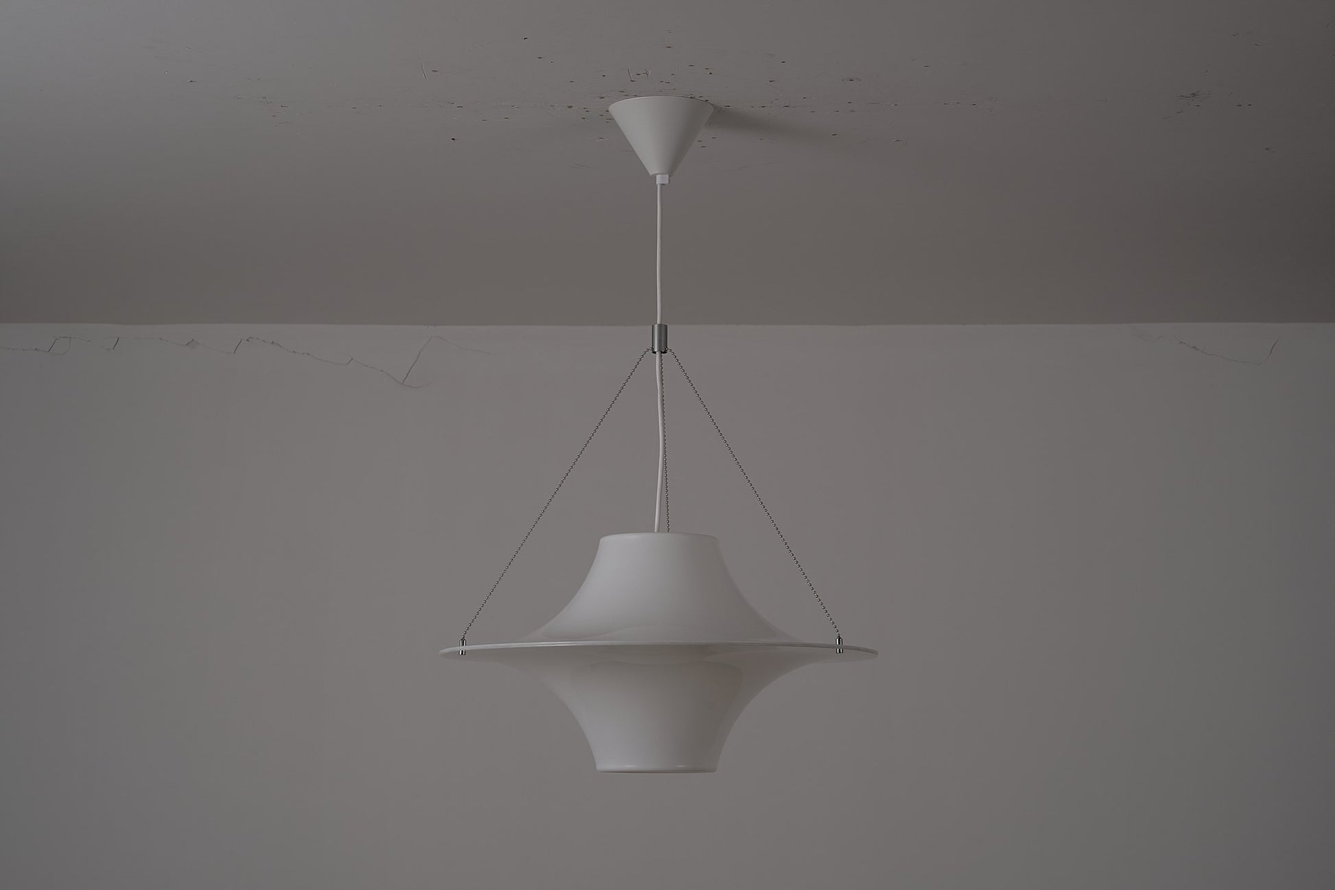 White Acrylic Saucer Pendant Light - 13 SYCM 5