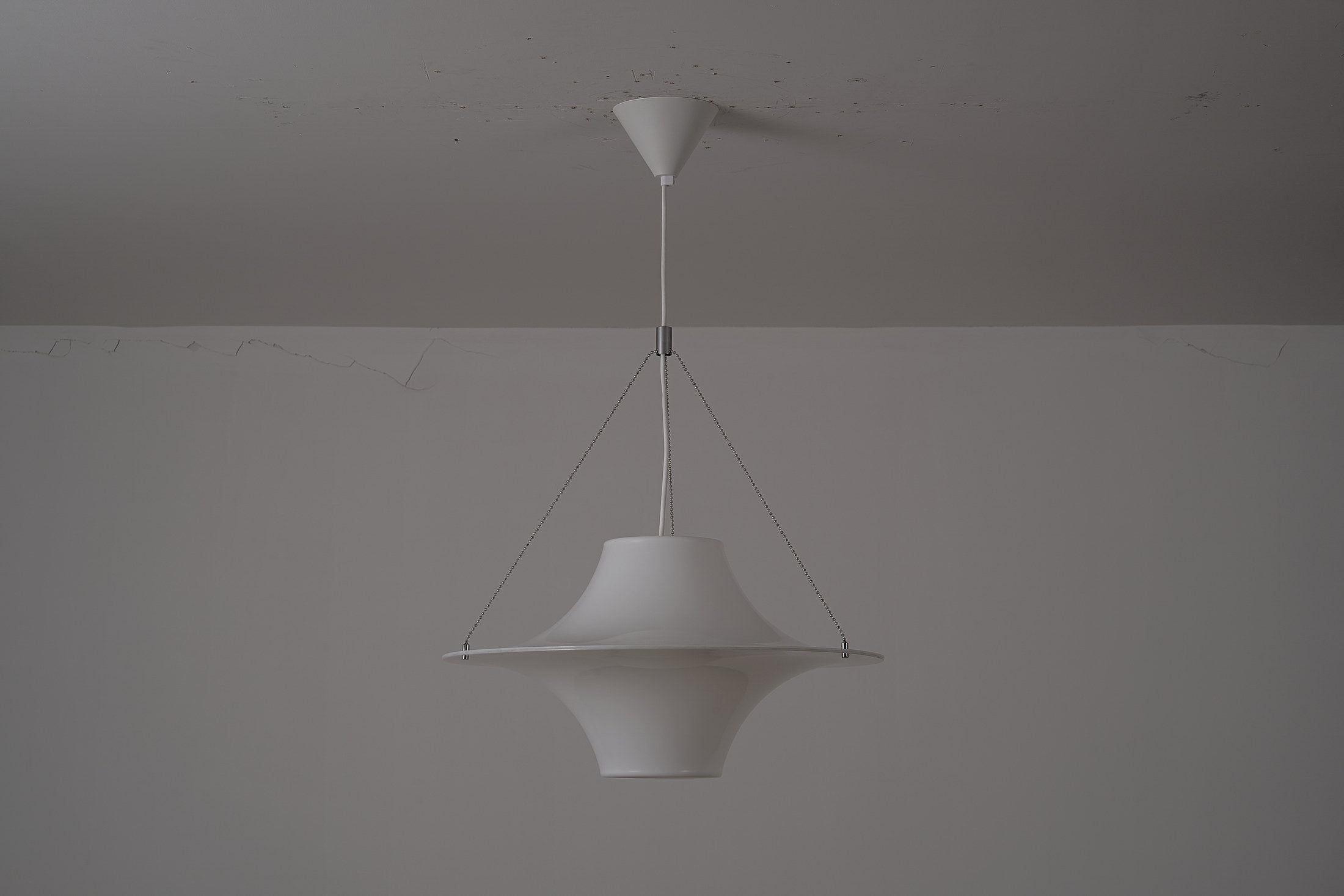 White Acrylic Saucer Pendant Light - 13 SYCM 5