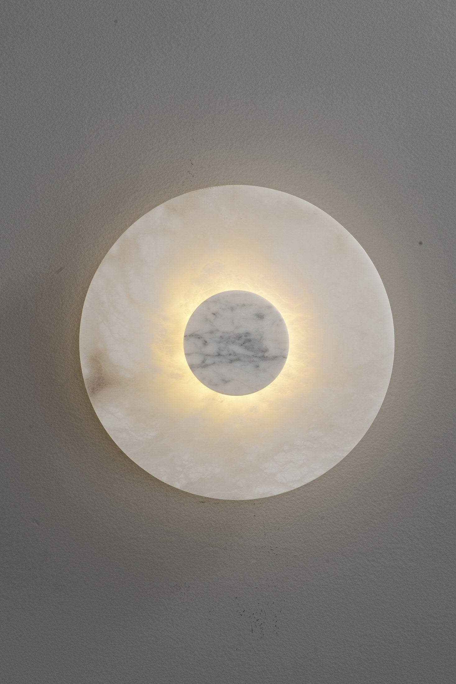 Spanish Alabaster and Marble Round Wall Sconce - 13 11-22 119