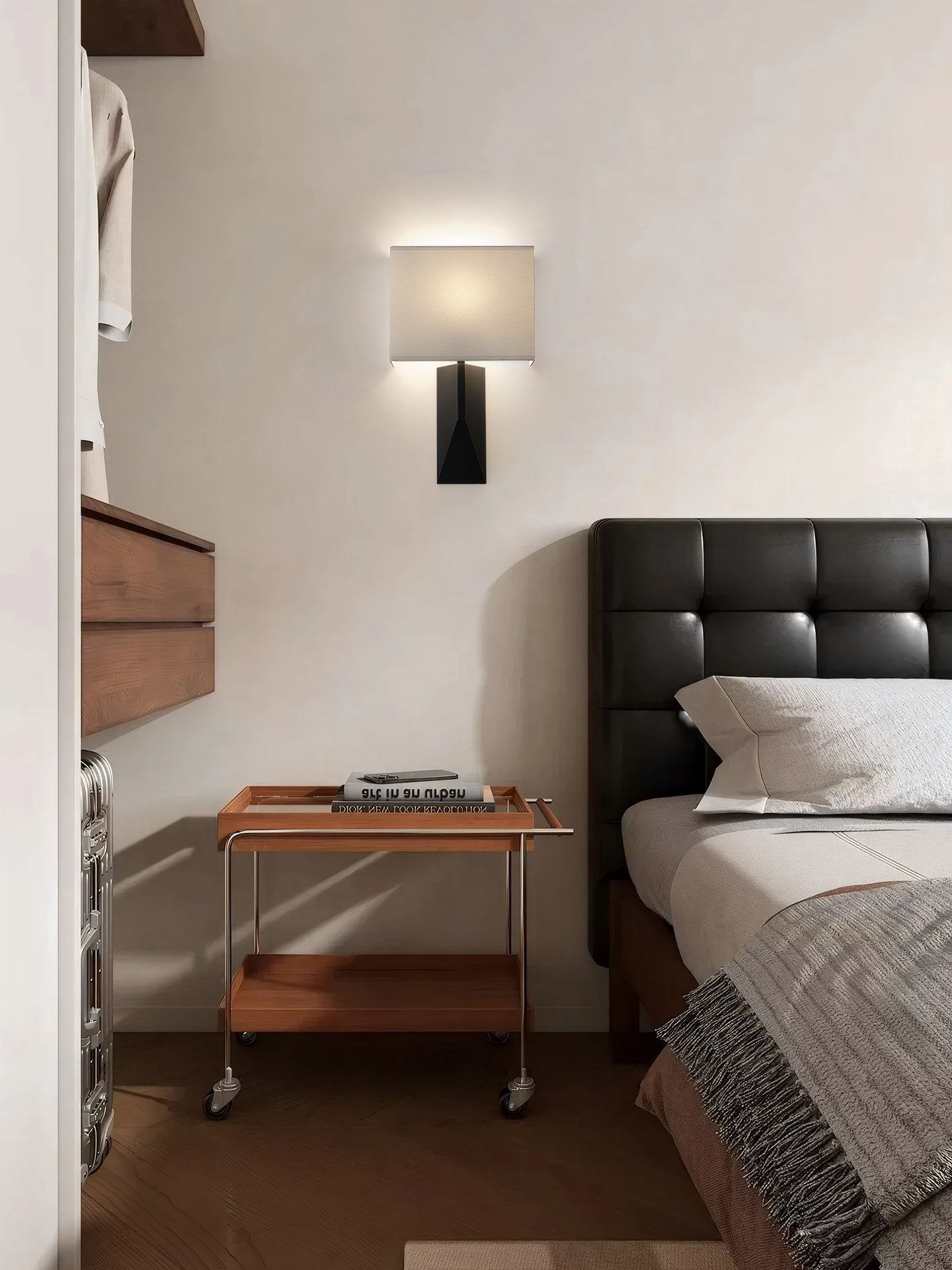 Geometric Brass Fabric Shade Wall Sconce - 14 场景 (4)