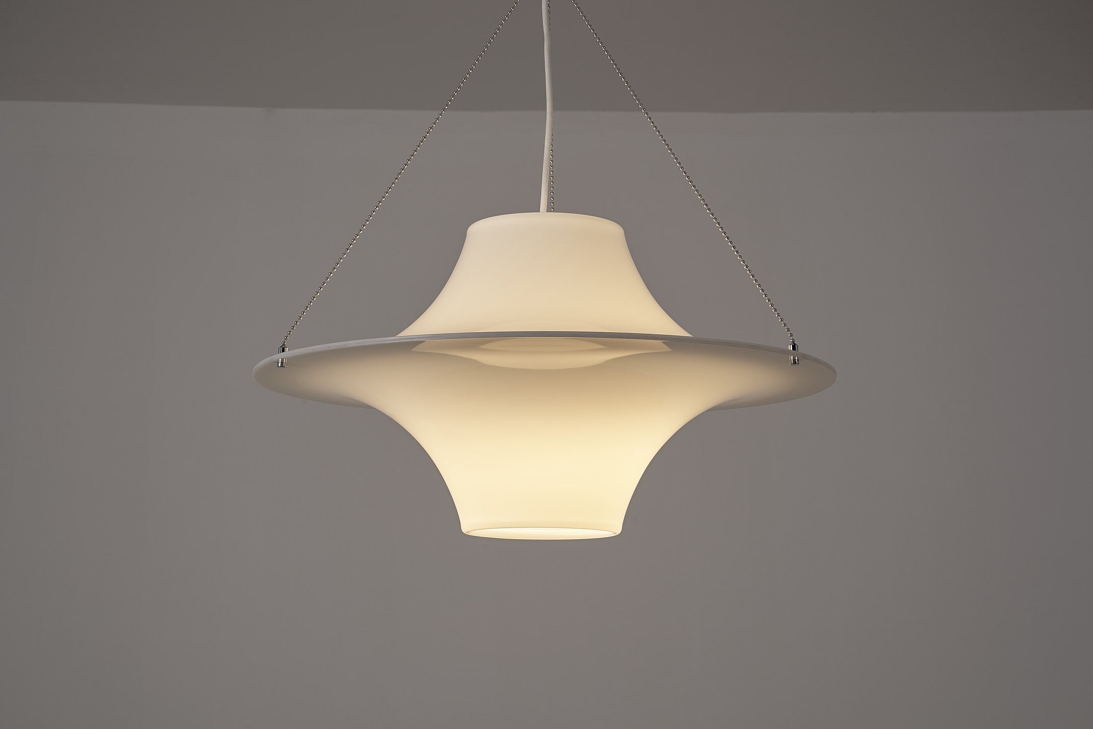 White Acrylic Saucer Pendant Light - 14 SYCM 22