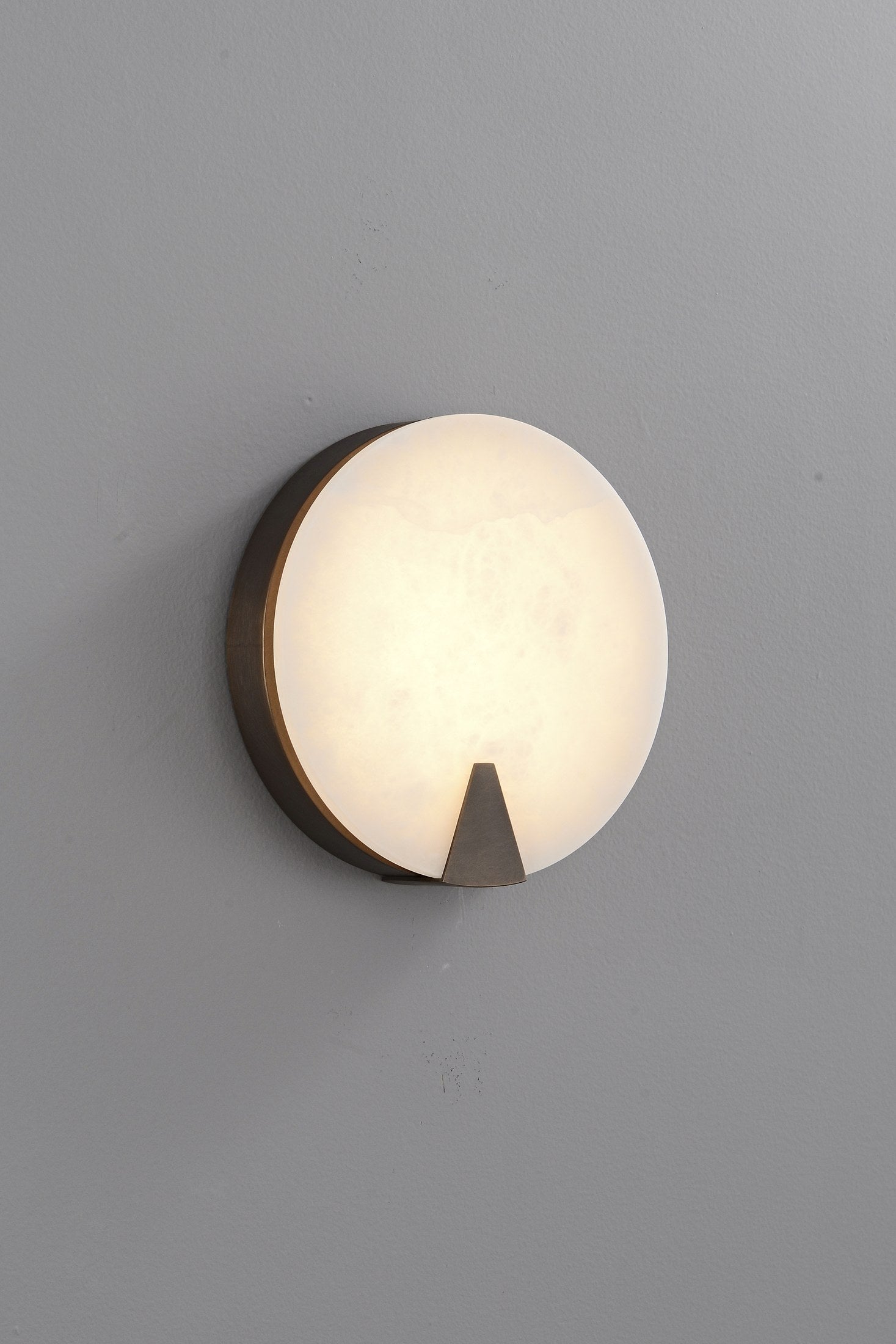 Spanish Snowflake Alabaster Round Wall Sconce - 14 11-22 358