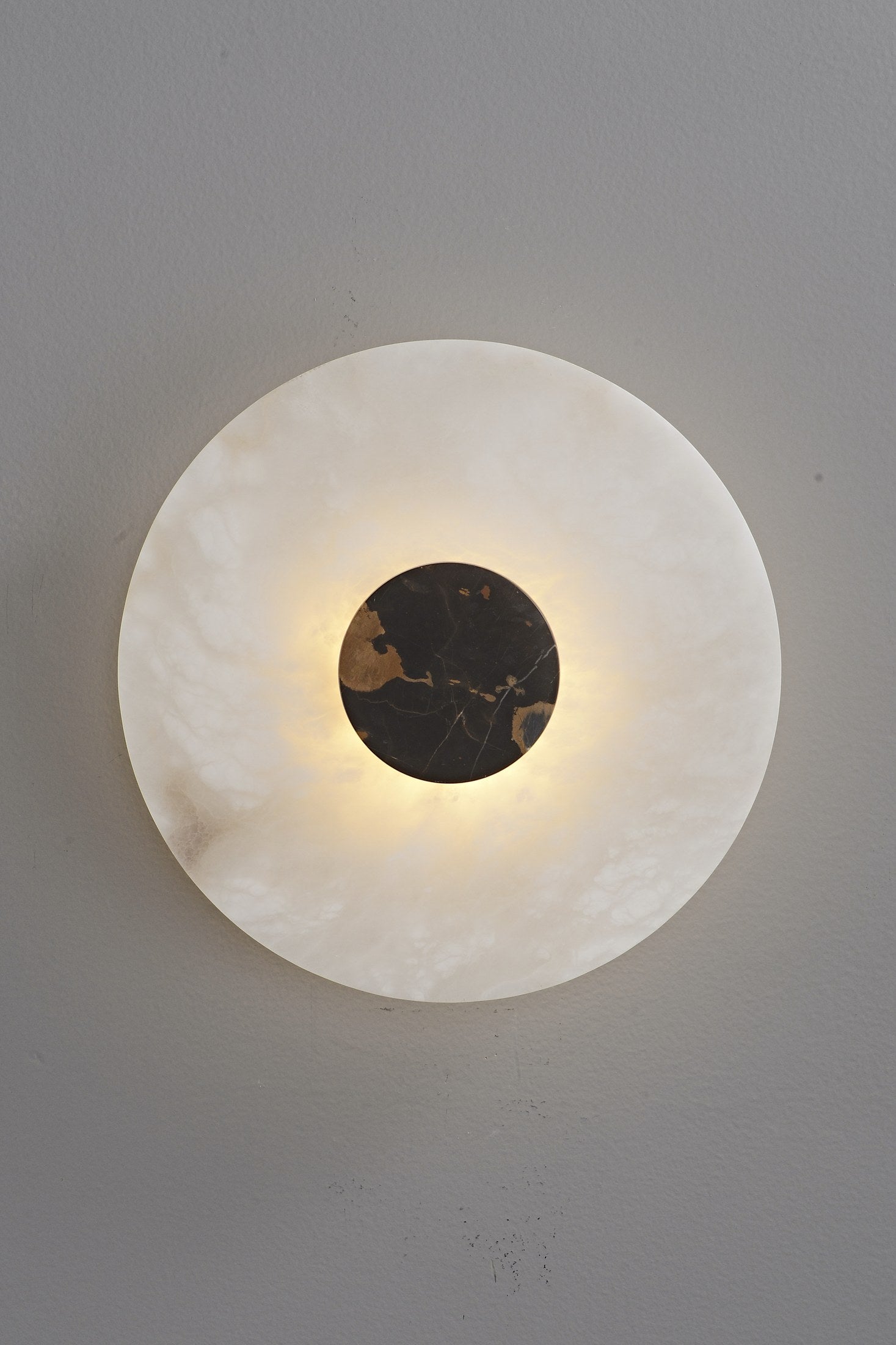 Spanish Alabaster and Marble Round Wall Sconce - 21 11-22 190