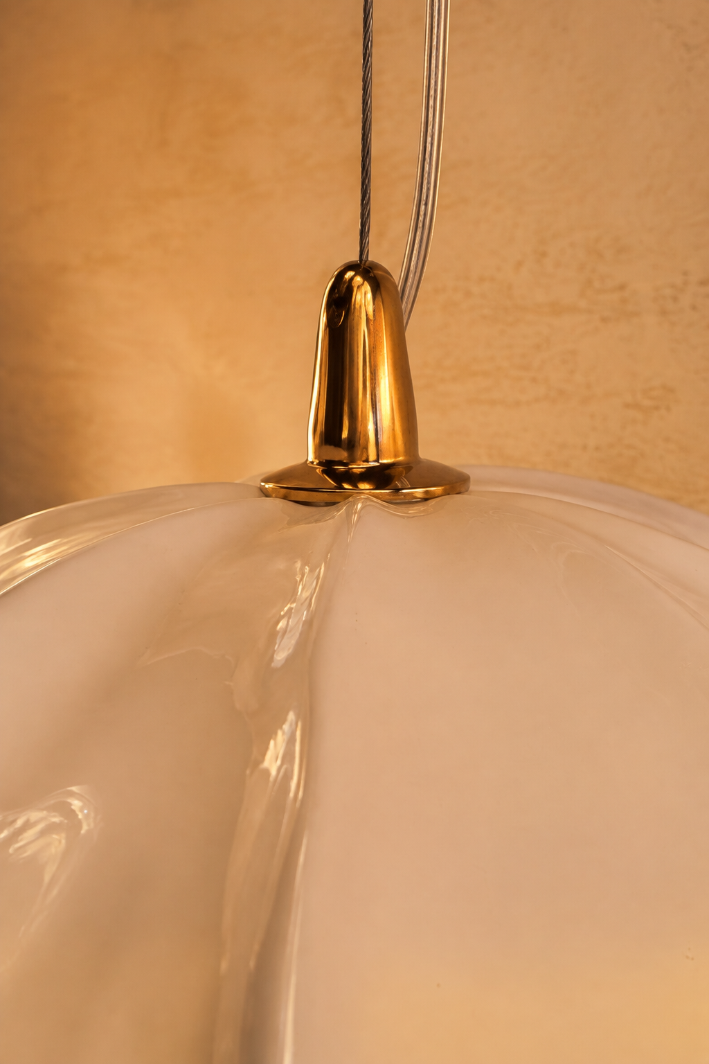 Ondelisse Ivory Jellyfish Pendant Light — source-grounded retouched top fitting detail