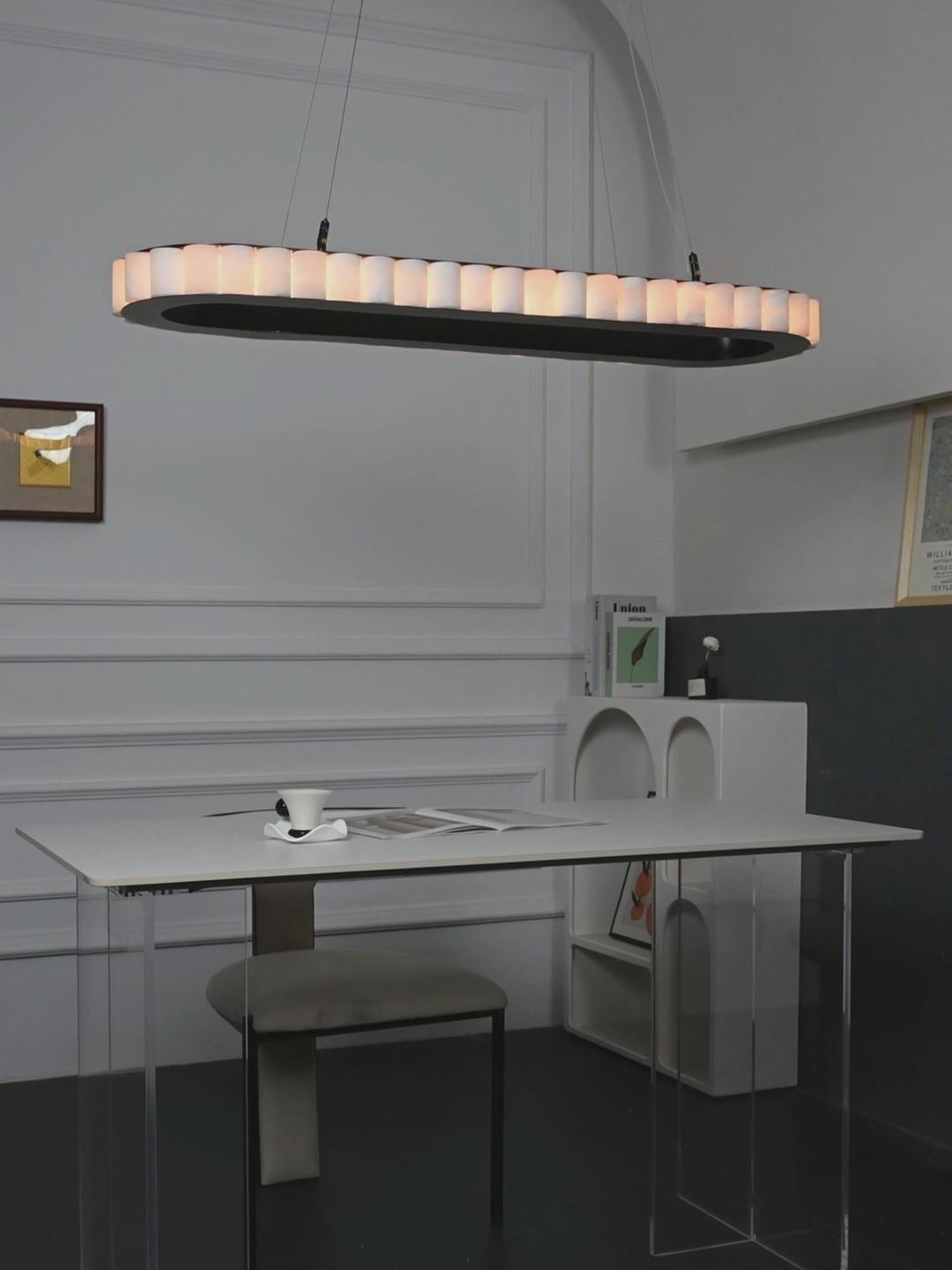 Cargar vídeo: Modern Alabaster Linear Island Chandelier in Matte Black - real product video